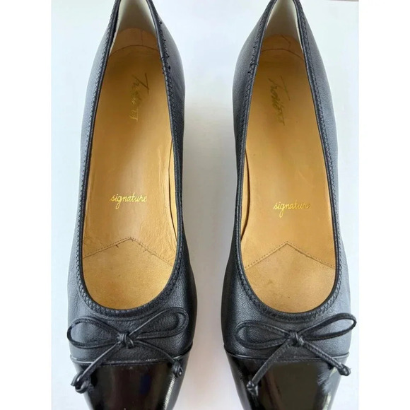Trotters Lilly Cap Toe Pumps Black Leather Wedge Heels Size 10.5 M Bow Detail - Picture 4 of 12